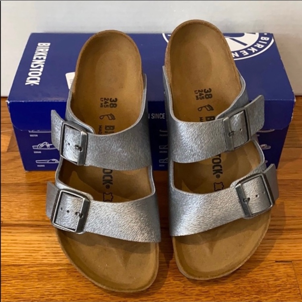 Brand new Birkenstock size 7 sandals in silver